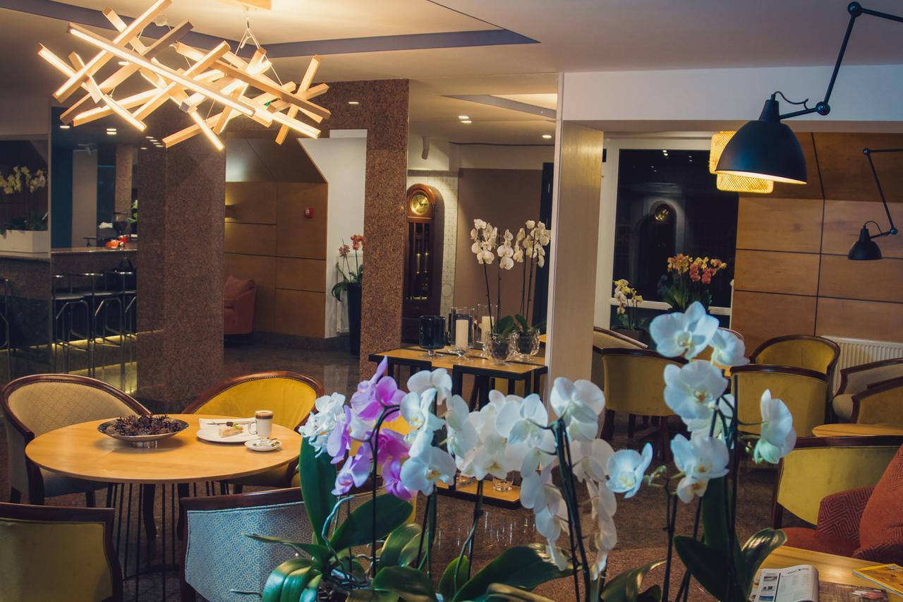Ukraina Hotel チェルカースィ エクステリア 写真