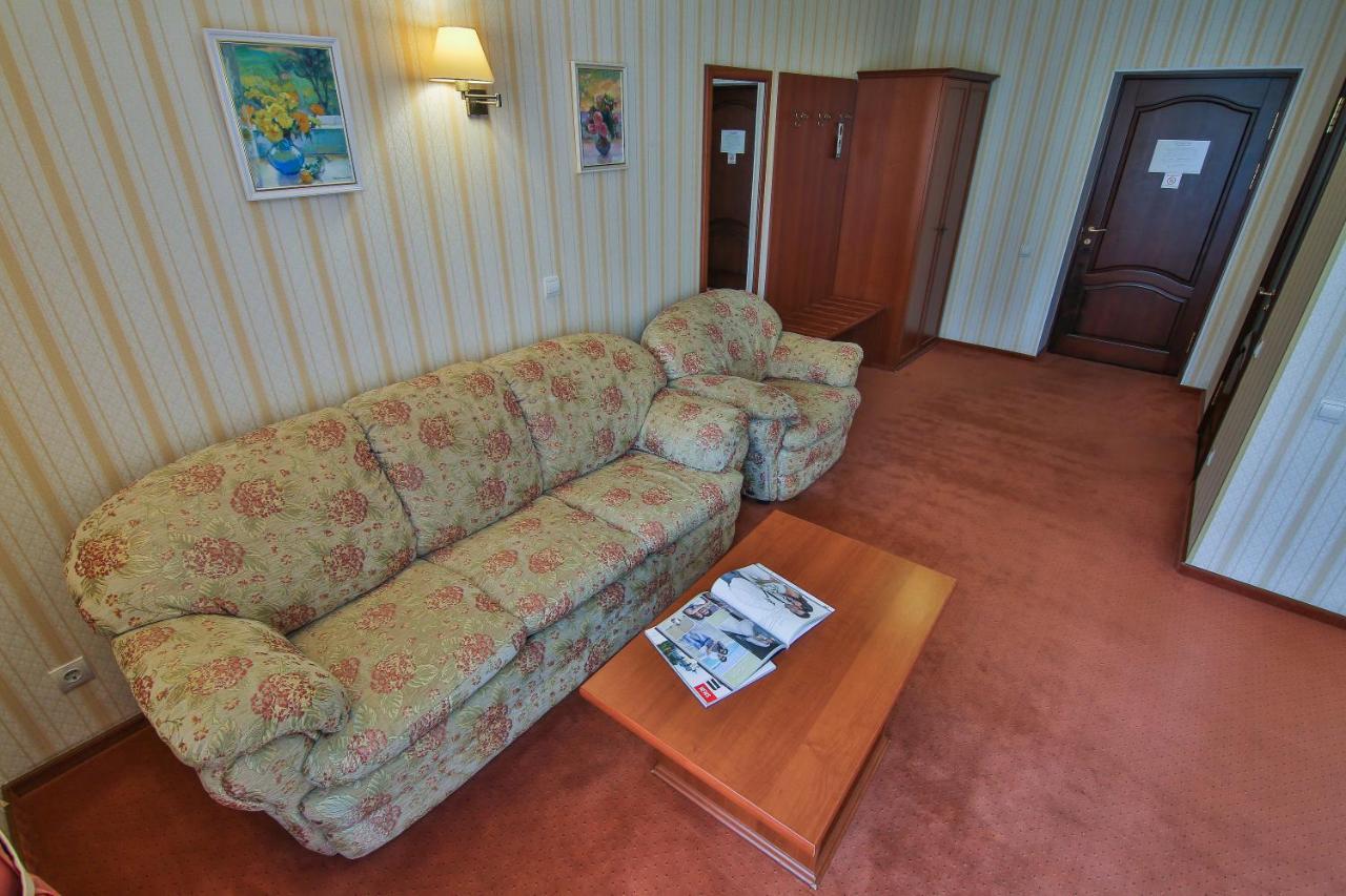 Ukraina Hotel チェルカースィ エクステリア 写真