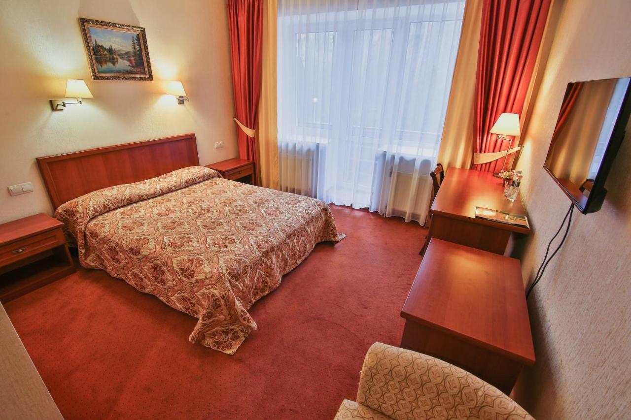 Ukraina Hotel チェルカースィ エクステリア 写真